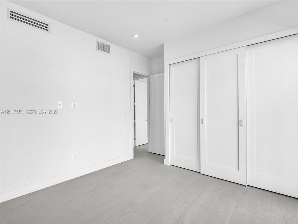 В аренду: $9,000 (3 спален, 2 ванн, 2082 Квадратных фут)