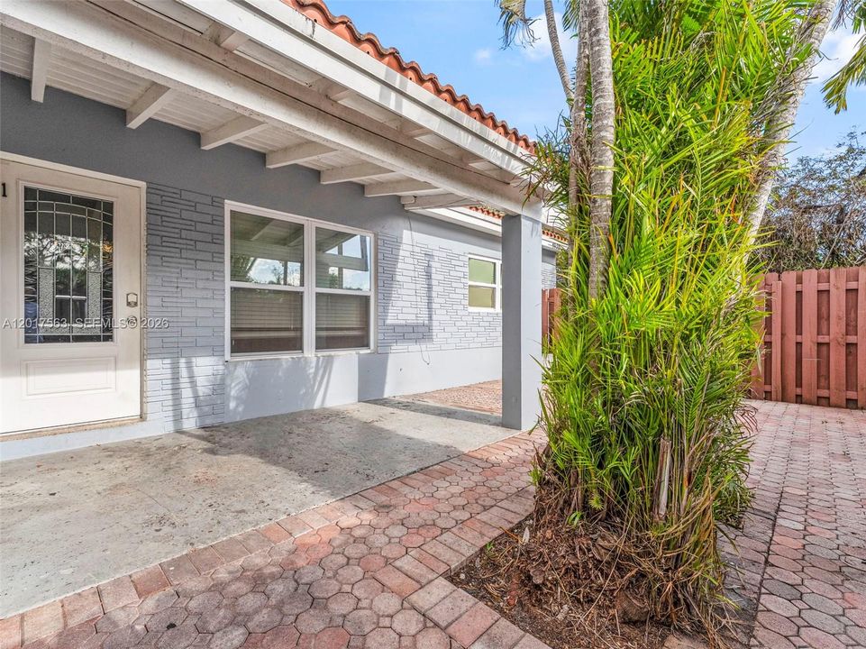 Unit 1 front porch Private entrance