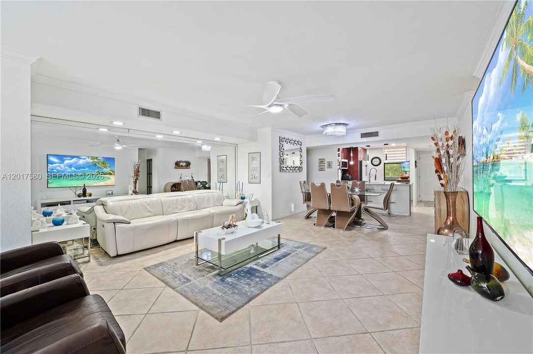 For Sale: $265,000 (2 beds, 2 baths, 1300 Square Feet)