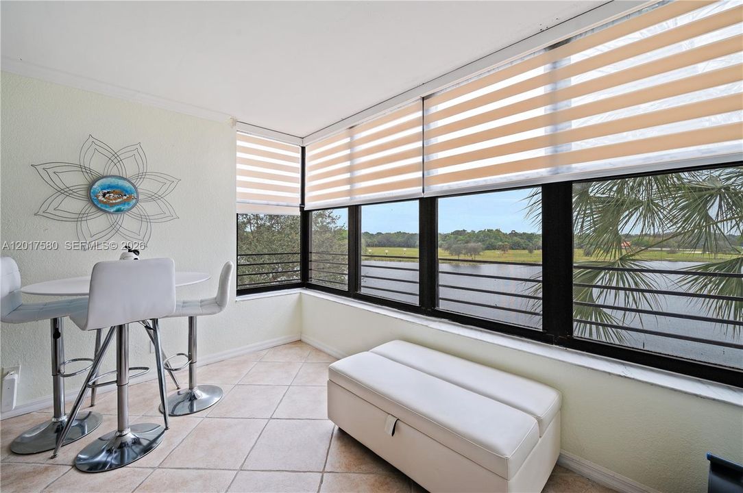 For Sale: $265,000 (2 beds, 2 baths, 1300 Square Feet)