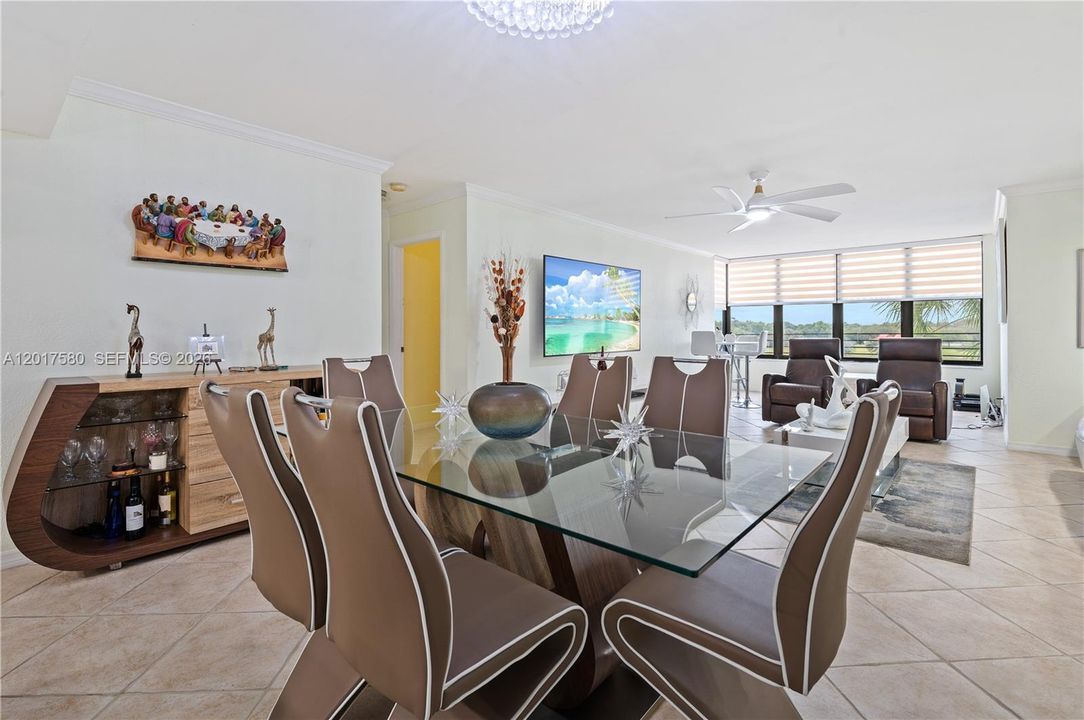 For Sale: $265,000 (2 beds, 2 baths, 1300 Square Feet)