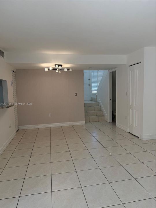 Active With Contract: $2,800 (2 beds, 2 baths, 1025 Square Feet)