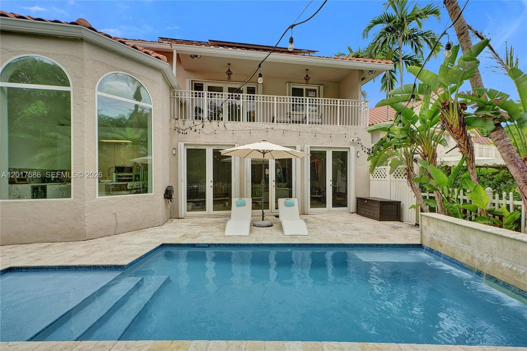 For Sale: $1,350,000 (4 beds, 2 baths, 2675 Square Feet)