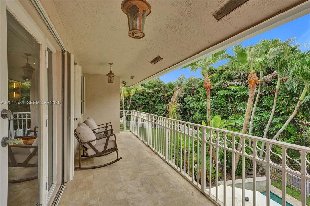 For Sale: $1,350,000 (4 beds, 2 baths, 2675 Square Feet)