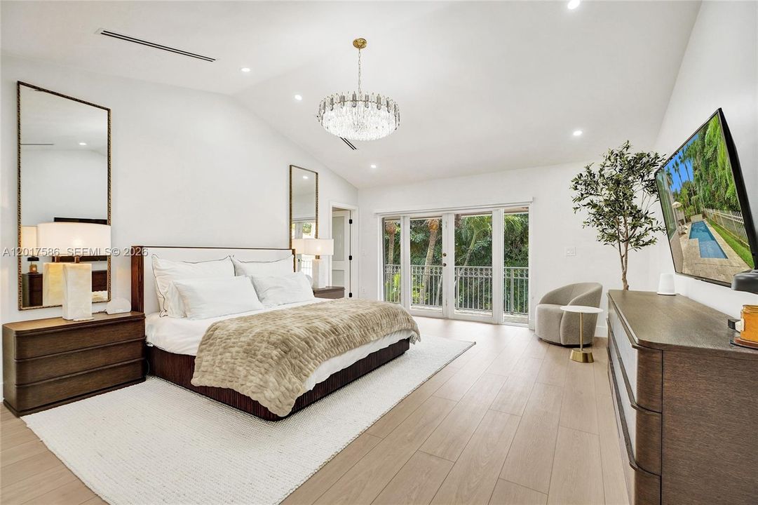For Sale: $1,350,000 (4 beds, 2 baths, 2675 Square Feet)
