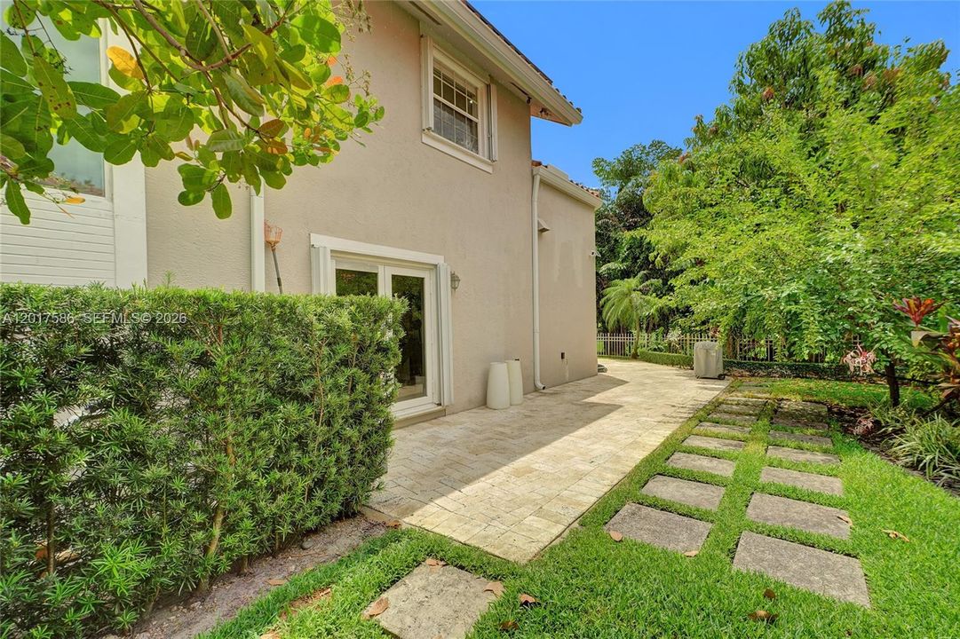 For Sale: $1,350,000 (4 beds, 2 baths, 2675 Square Feet)