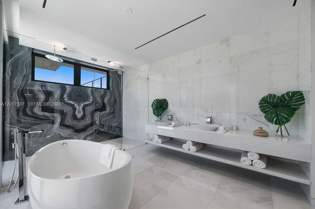 For Sale: $10,250,000 (4 beds, 4 baths, 3761 Square Feet)
