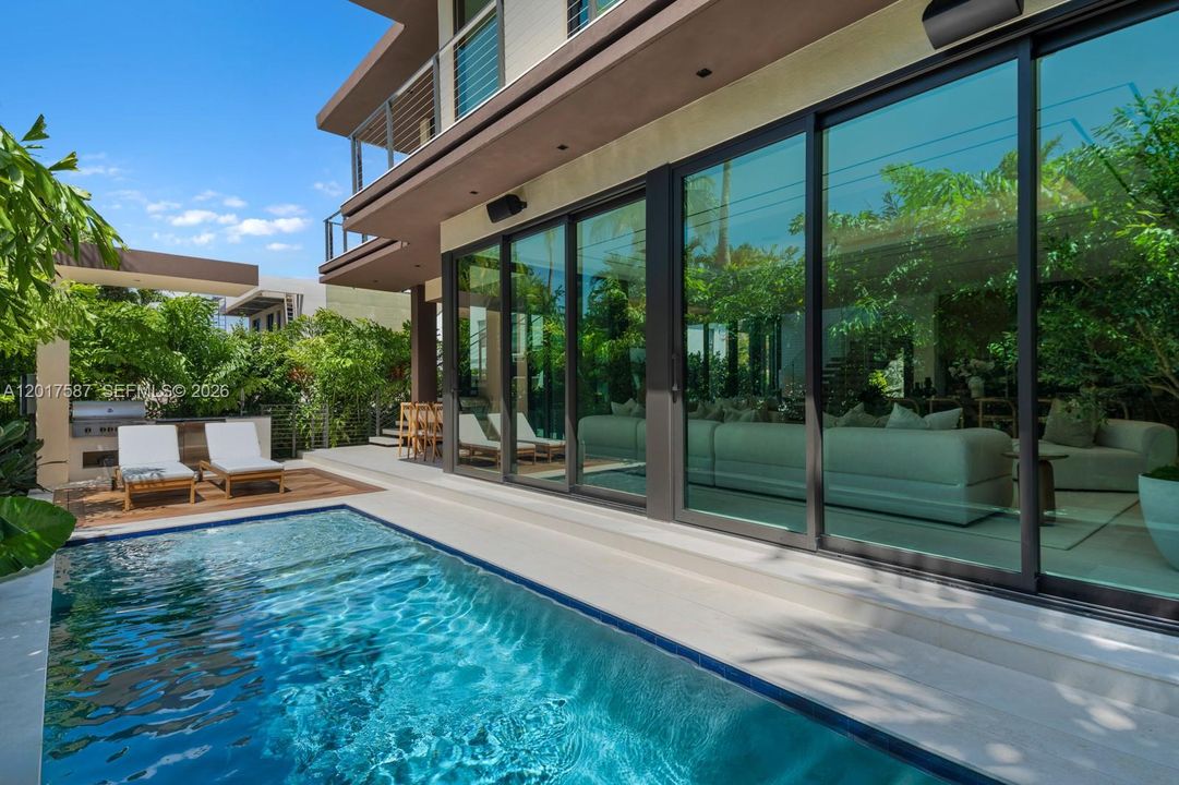 For Sale: $10,250,000 (4 beds, 4 baths, 3761 Square Feet)