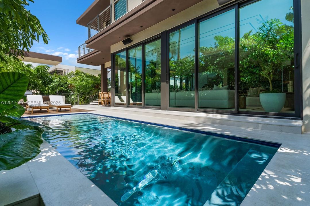 For Sale: $10,250,000 (4 beds, 4 baths, 3761 Square Feet)