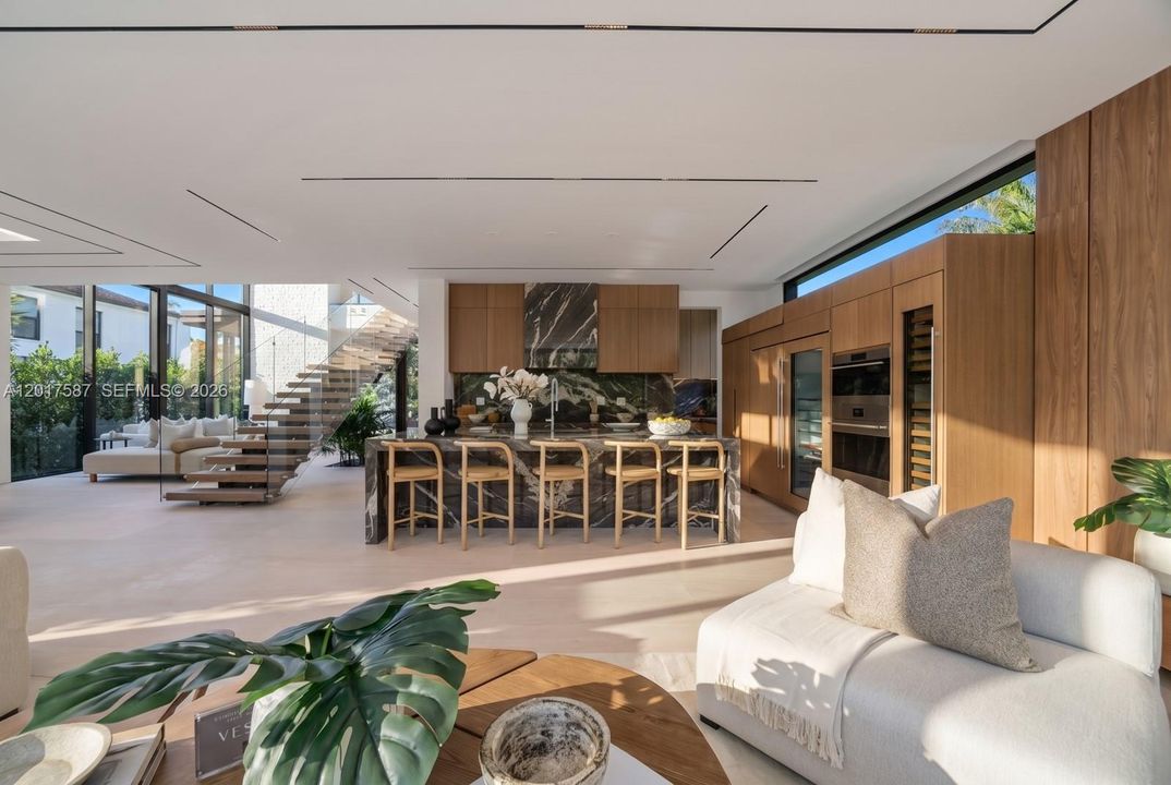 For Sale: $10,250,000 (4 beds, 4 baths, 3761 Square Feet)