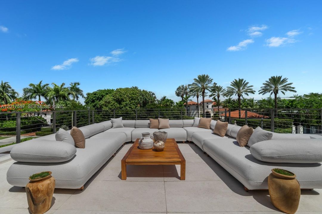 For Sale: $10,250,000 (4 beds, 4 baths, 3761 Square Feet)