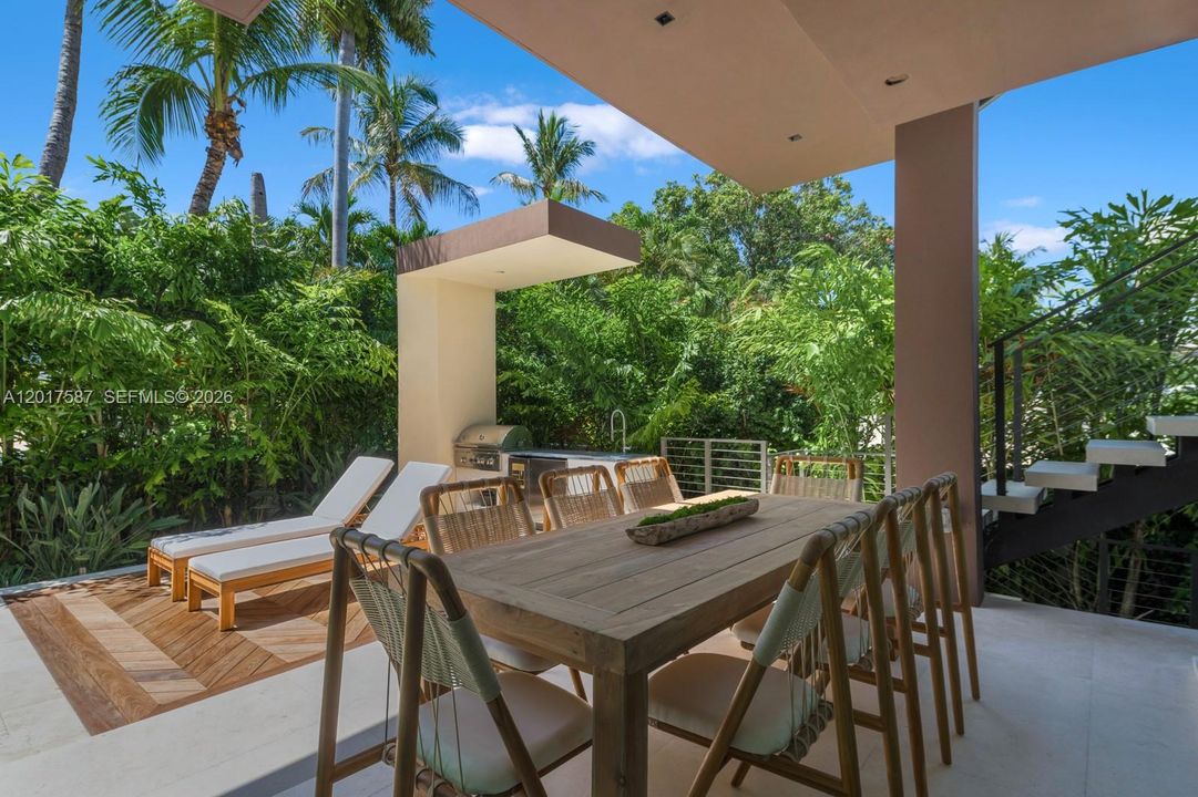 For Sale: $10,250,000 (4 beds, 4 baths, 3761 Square Feet)