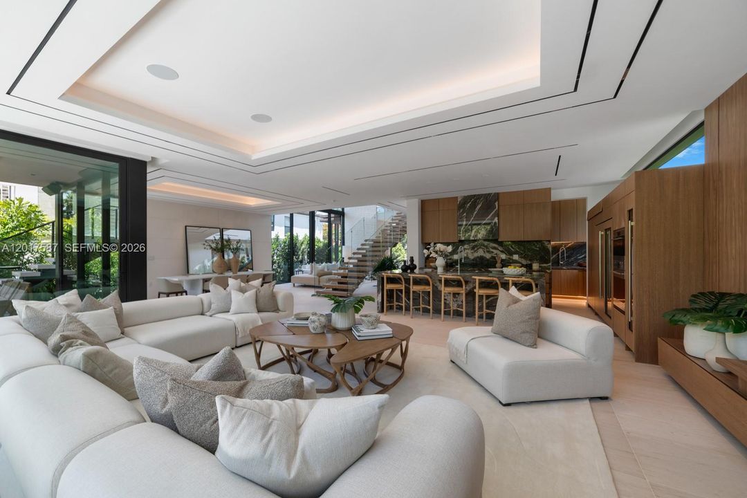 For Sale: $10,250,000 (4 beds, 4 baths, 3761 Square Feet)
