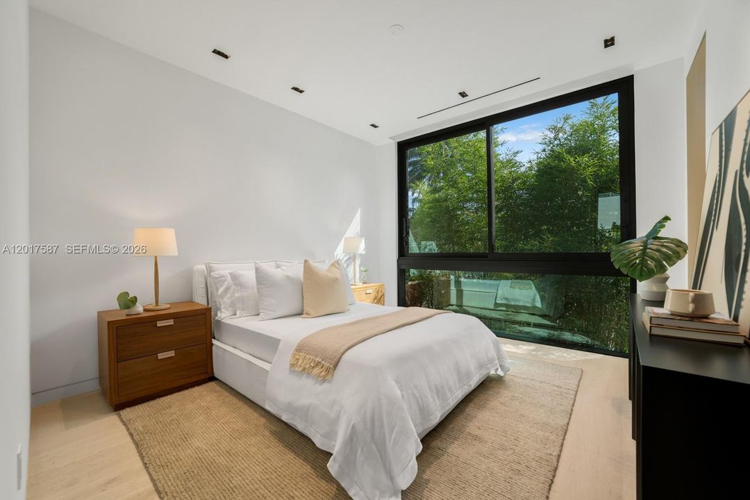 For Sale: $10,250,000 (4 beds, 4 baths, 3761 Square Feet)