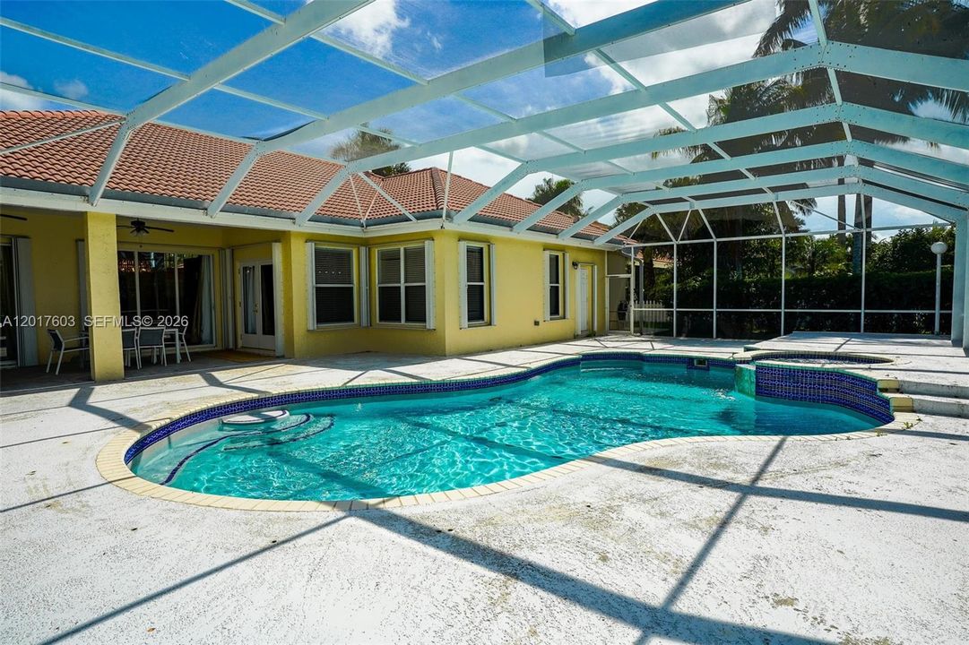 For Sale: $675,000 (4 beds, 3 baths, 2580 Square Feet)
