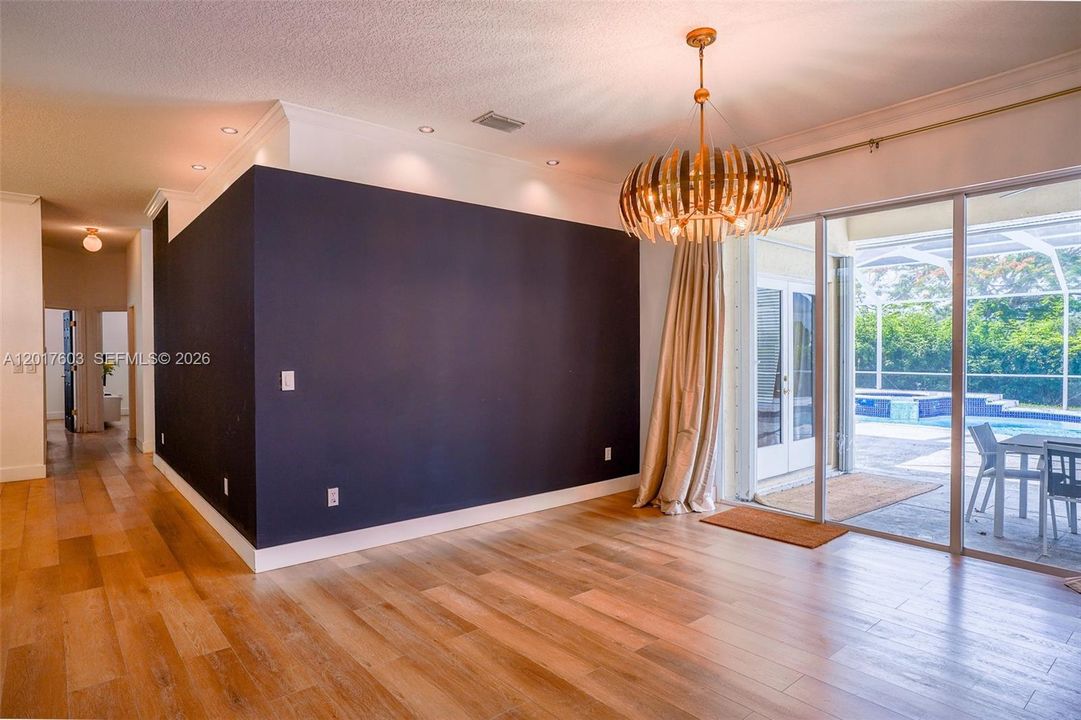 For Sale: $675,000 (4 beds, 3 baths, 2580 Square Feet)