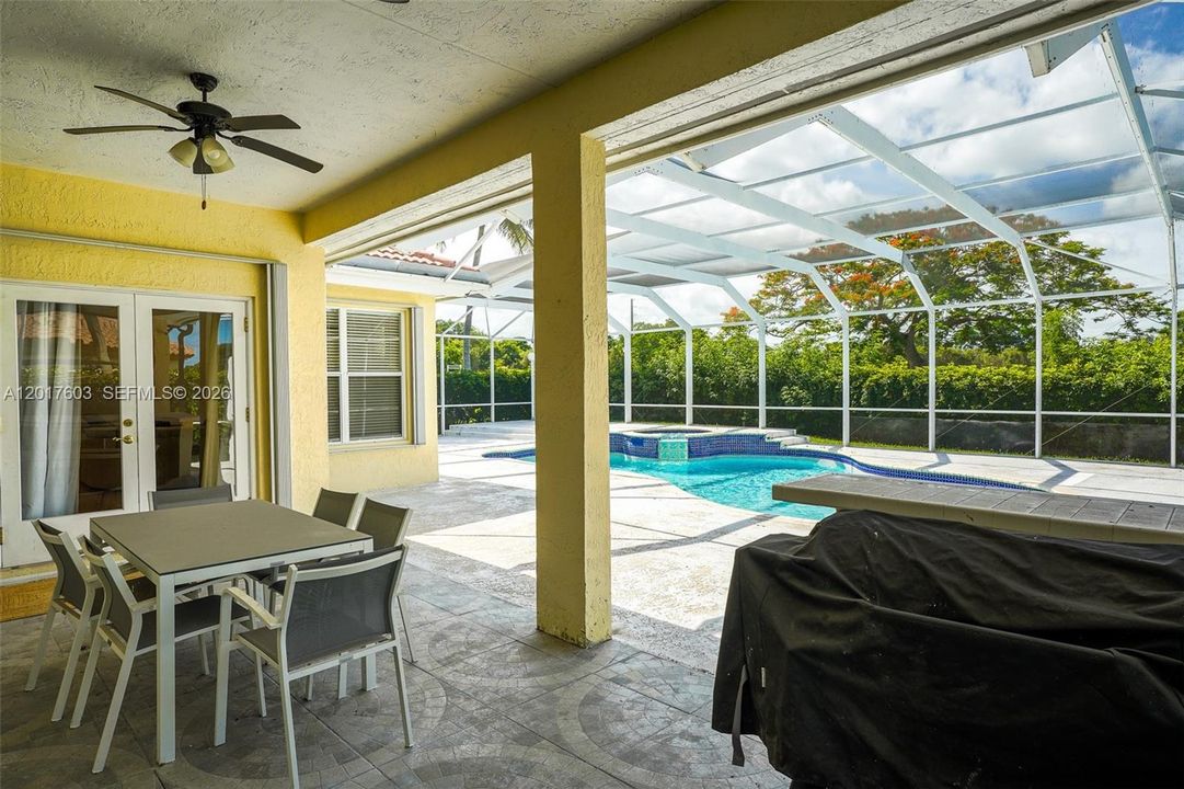 For Sale: $675,000 (4 beds, 3 baths, 2580 Square Feet)