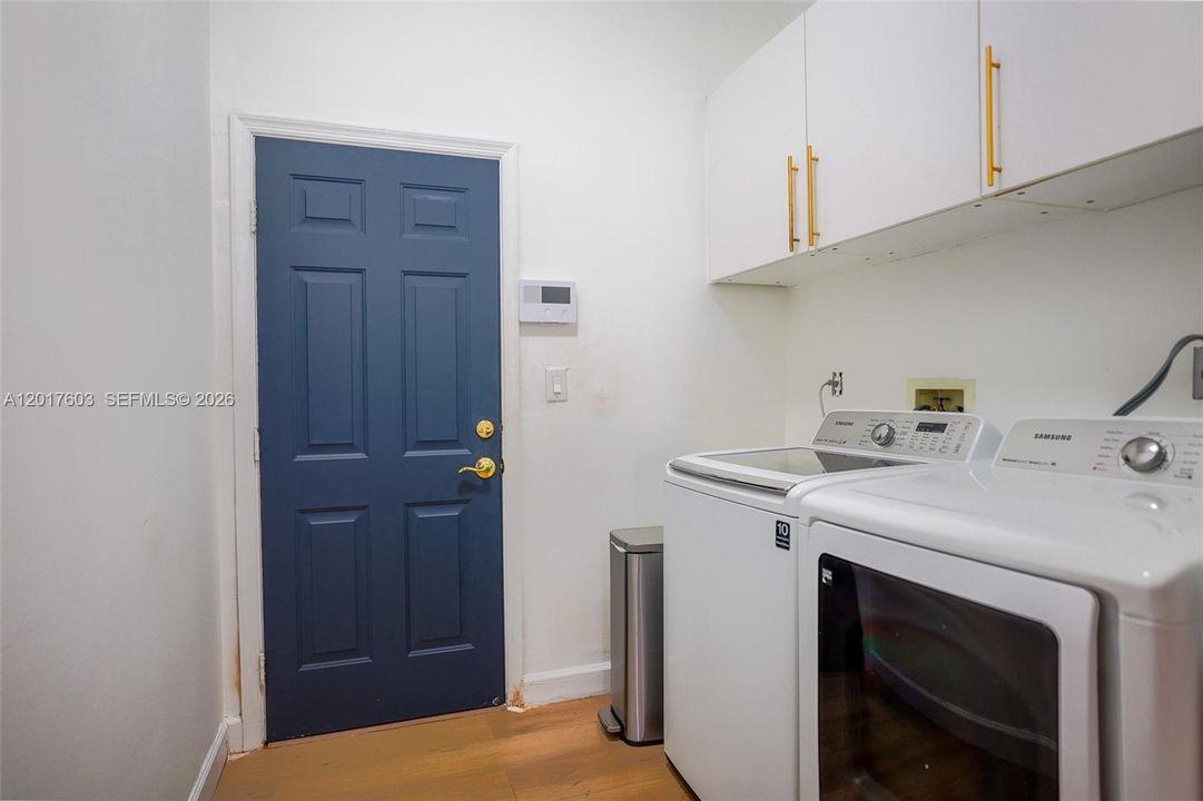 For Sale: $675,000 (4 beds, 3 baths, 2580 Square Feet)
