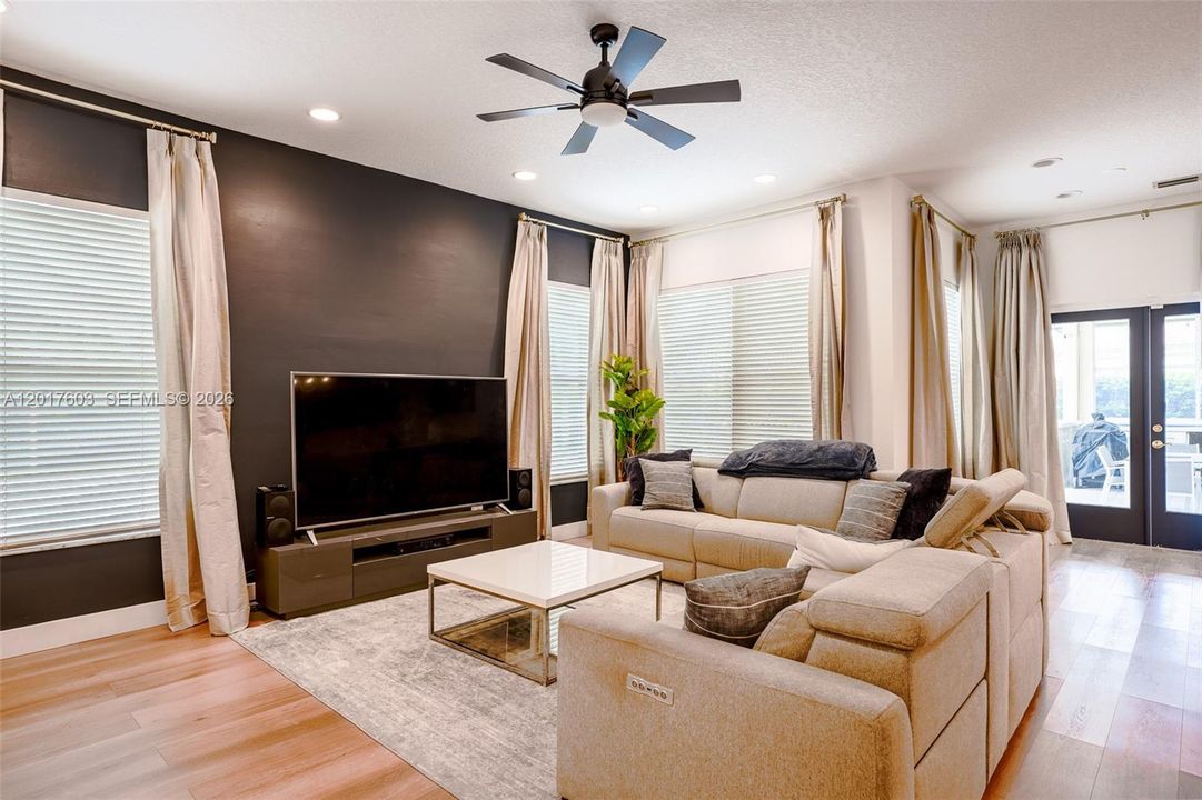 For Sale: $675,000 (4 beds, 3 baths, 2580 Square Feet)