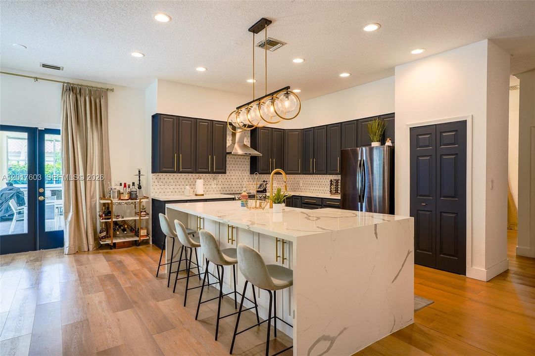 For Sale: $675,000 (4 beds, 3 baths, 2580 Square Feet)