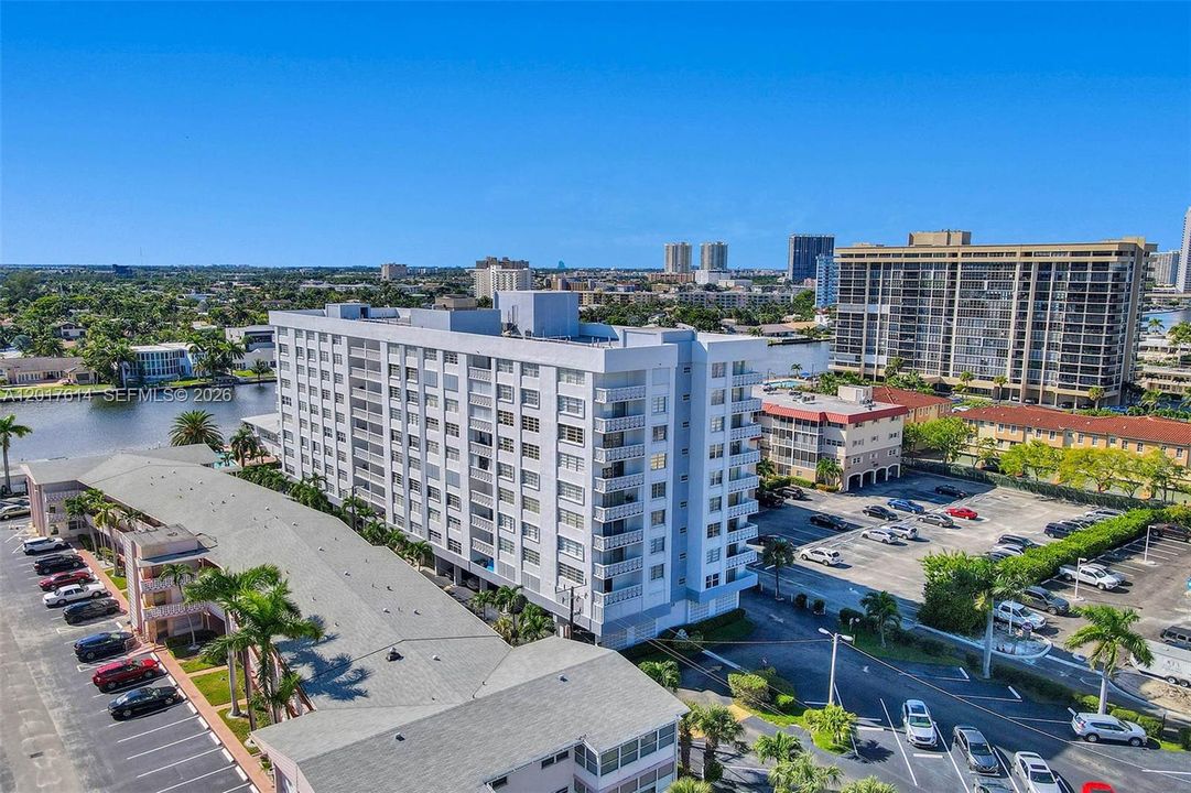 For Rent: $1,790 (1 beds, 1 baths, 850 Square Feet)