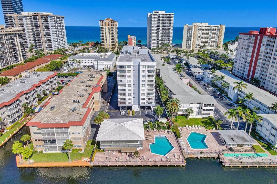For Rent: $1,790 (1 beds, 1 baths, 850 Square Feet)