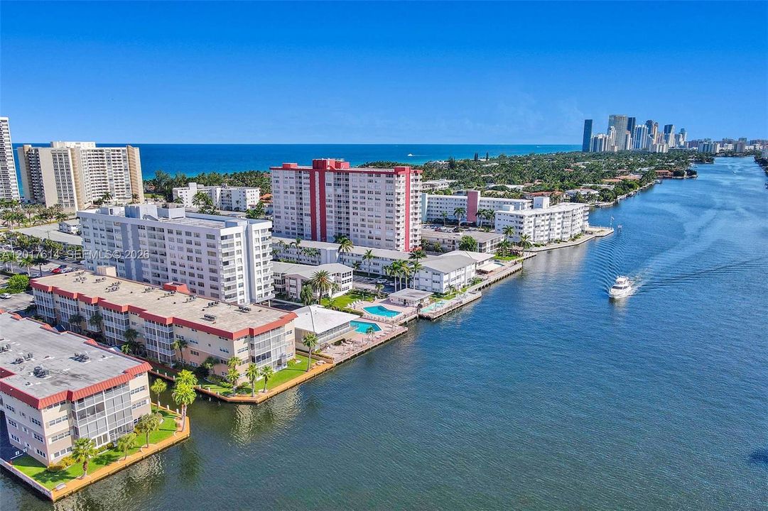 For Rent: $1,790 (1 beds, 1 baths, 850 Square Feet)