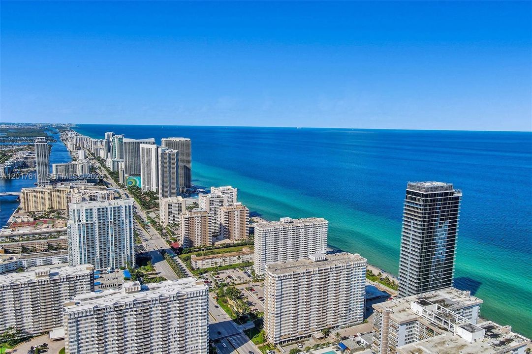 For Rent: $1,790 (1 beds, 1 baths, 850 Square Feet)
