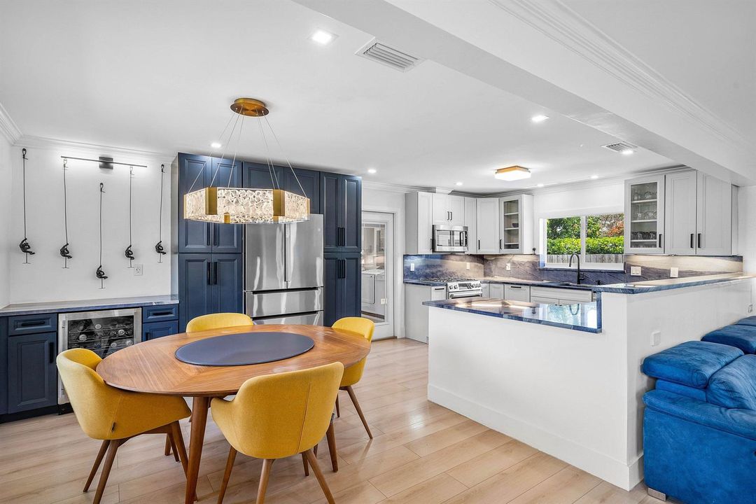 Dining/Kitchen