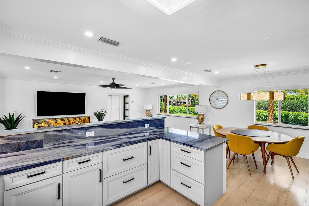 Dining/Kitchen