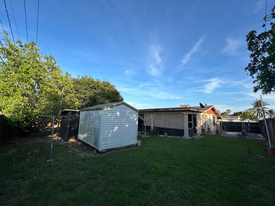 Activo con contrato: $395,000 (3 camas, 1 baños, 1722 Pies cuadrados)