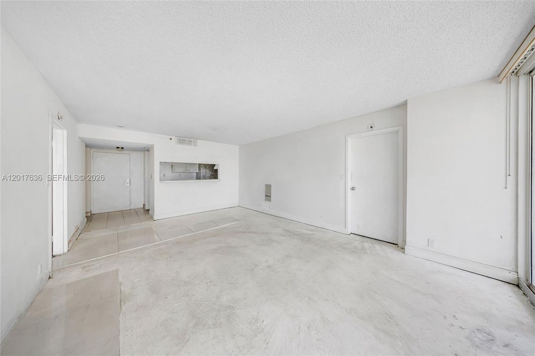 For Sale: $319,888 (2 beds, 2 baths, 1030 Square Feet)
