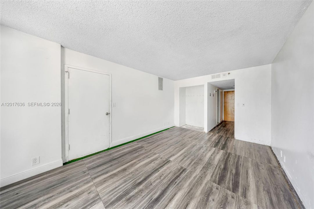 For Sale: $319,888 (2 beds, 2 baths, 1030 Square Feet)