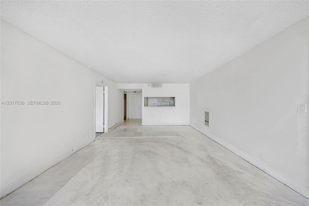 For Sale: $319,888 (2 beds, 2 baths, 1030 Square Feet)
