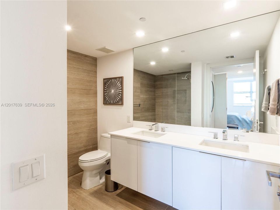 For Sale: $490,000 (1 beds, 1 baths, 850 Square Feet)