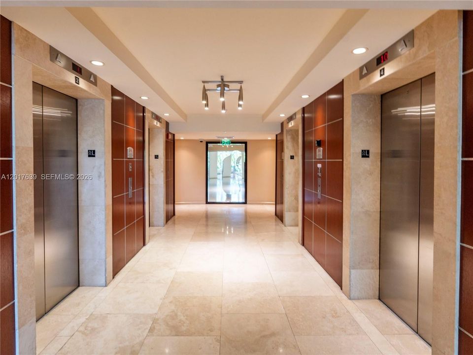 For Sale: $490,000 (1 beds, 1 baths, 850 Square Feet)