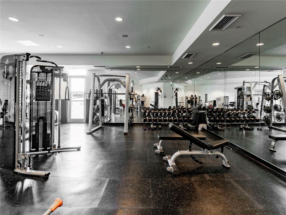 For Sale: $490,000 (1 beds, 1 baths, 850 Square Feet)