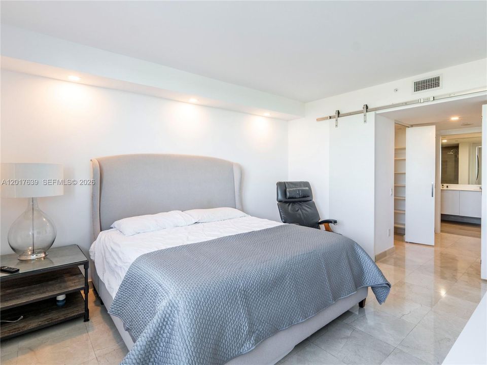 For Sale: $490,000 (1 beds, 1 baths, 850 Square Feet)
