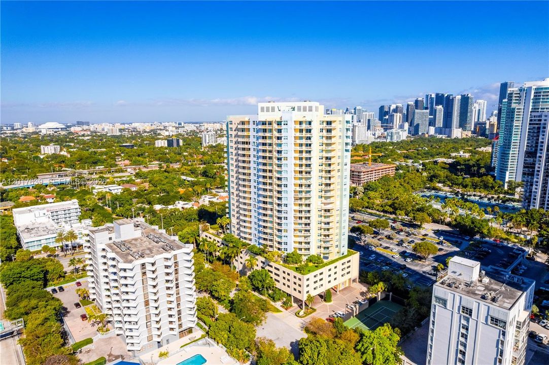 For Sale: $490,000 (1 beds, 1 baths, 850 Square Feet)