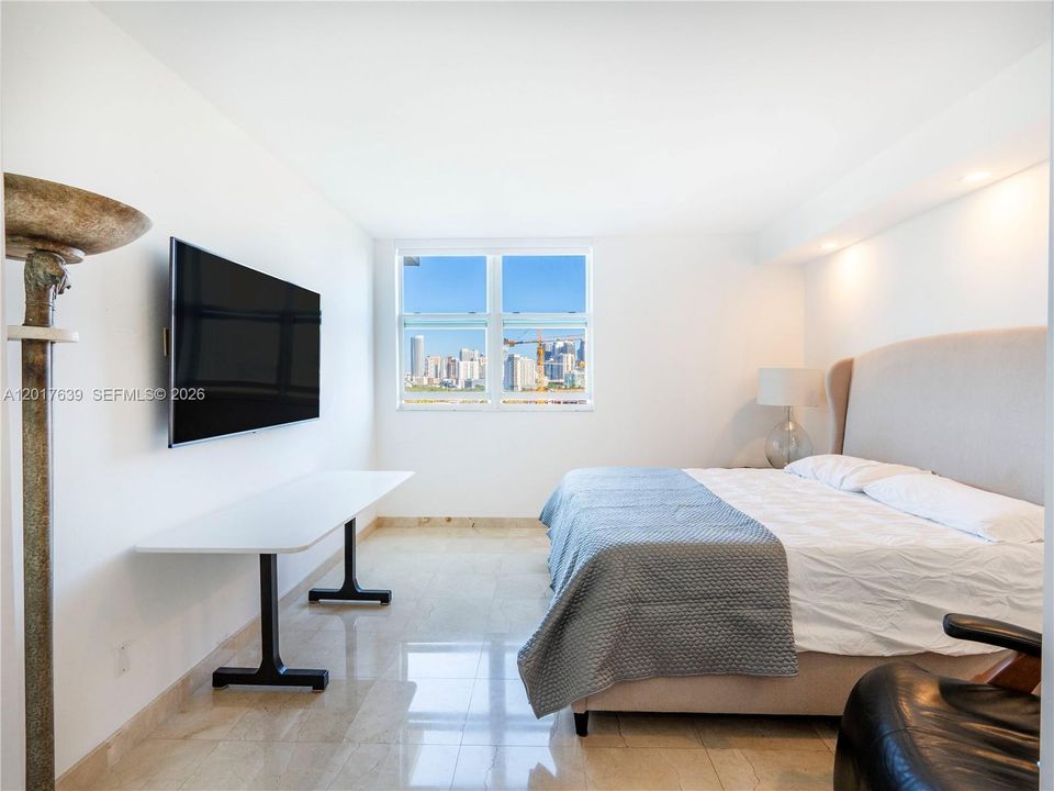 For Sale: $490,000 (1 beds, 1 baths, 850 Square Feet)