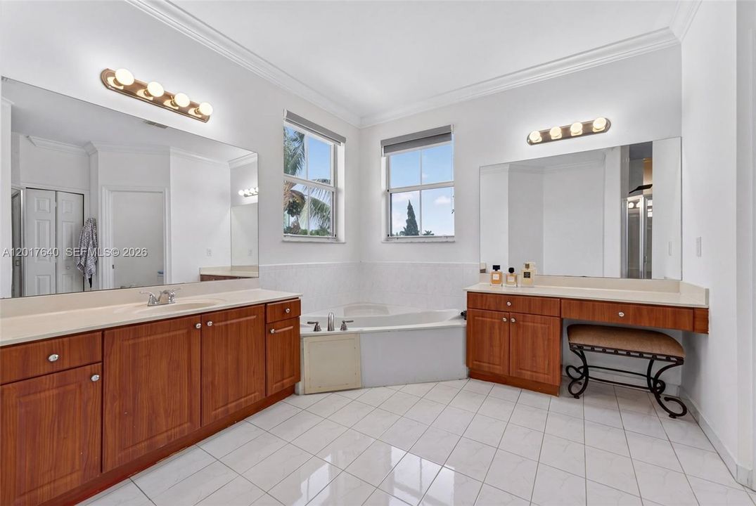 For Sale: $1,025,000 (5 beds, 4 baths, 3403 Square Feet)