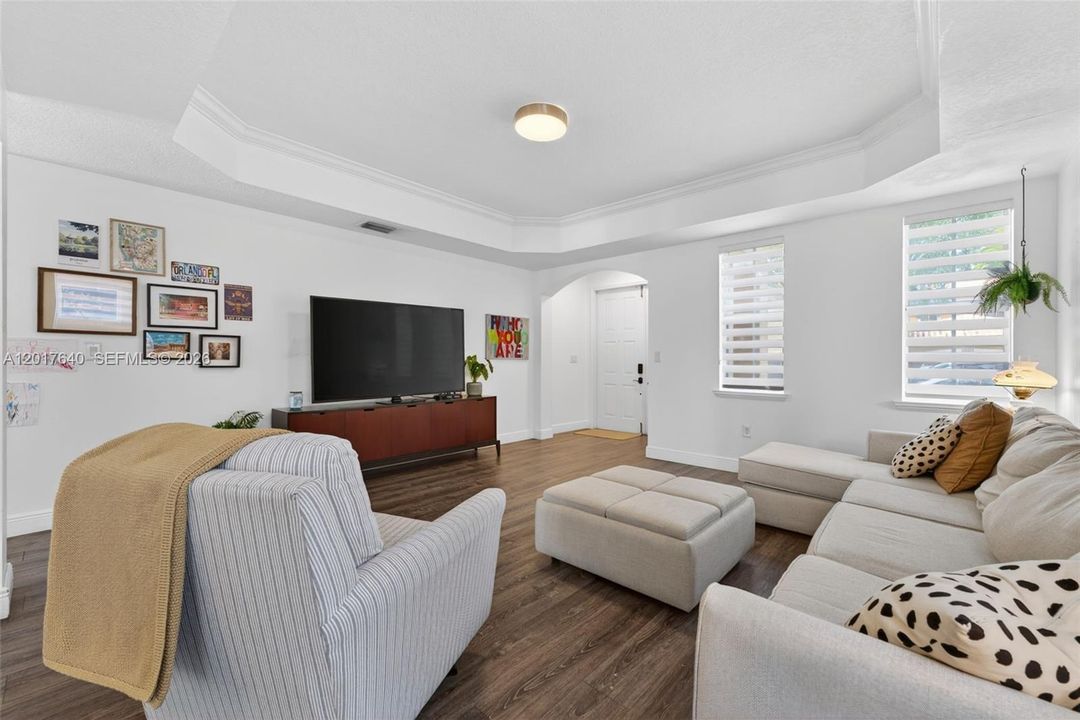 For Sale: $1,025,000 (5 beds, 4 baths, 3403 Square Feet)
