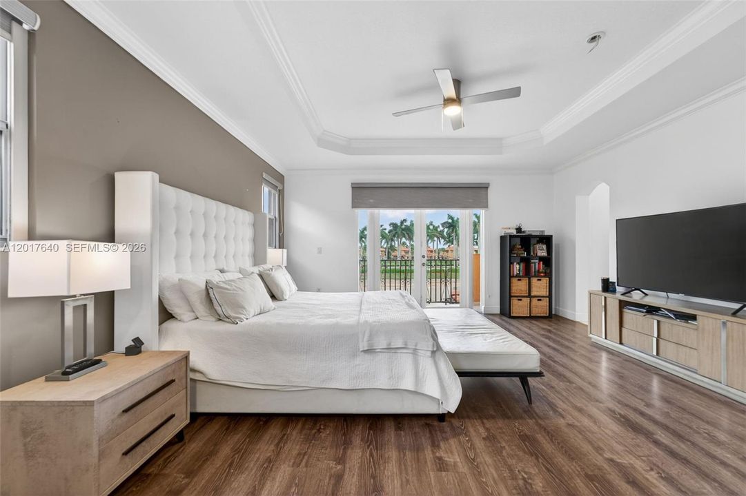 For Sale: $1,025,000 (5 beds, 4 baths, 3403 Square Feet)