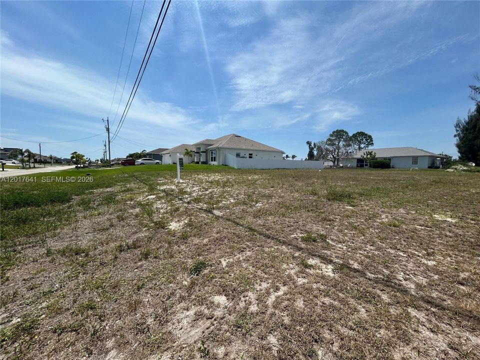 待售: $43,000 (0.23 acres)