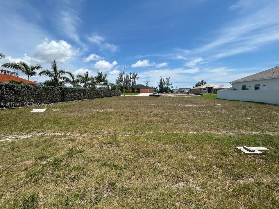 待售: $43,000 (0.23 acres)