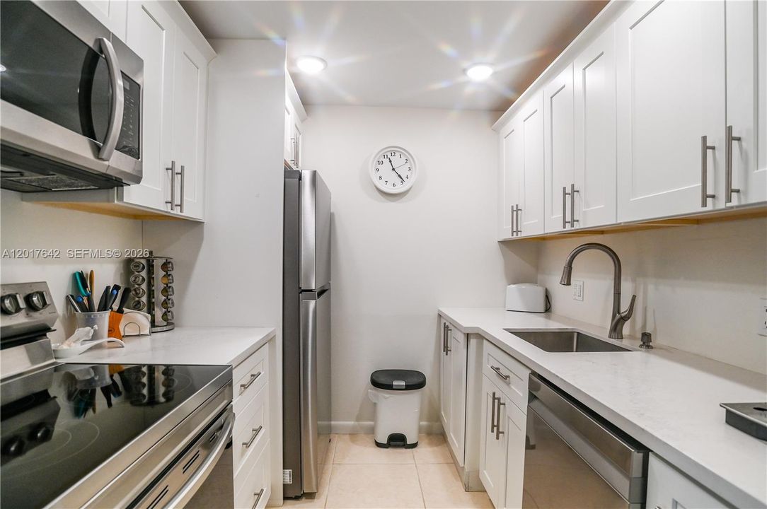 На продажу: $125,000 (1 спален, 1 ванн, 700 Квадратных фут)