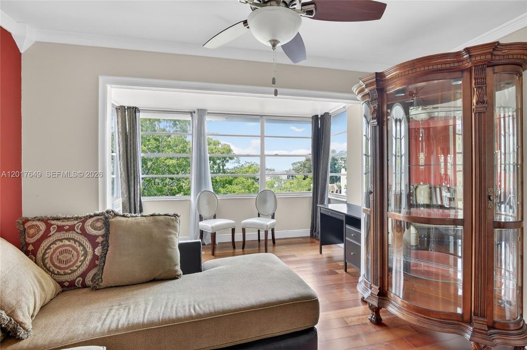 For Sale: $210,000 (2 beds, 2 baths, 1054 Square Feet)