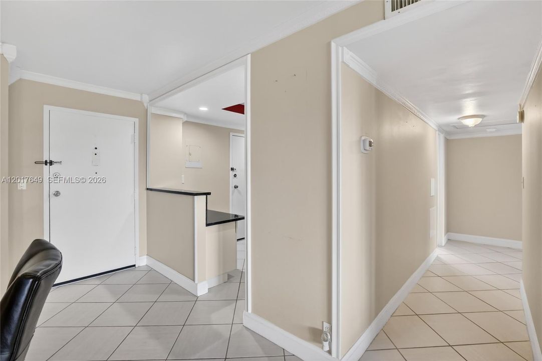 For Sale: $210,000 (2 beds, 2 baths, 1054 Square Feet)