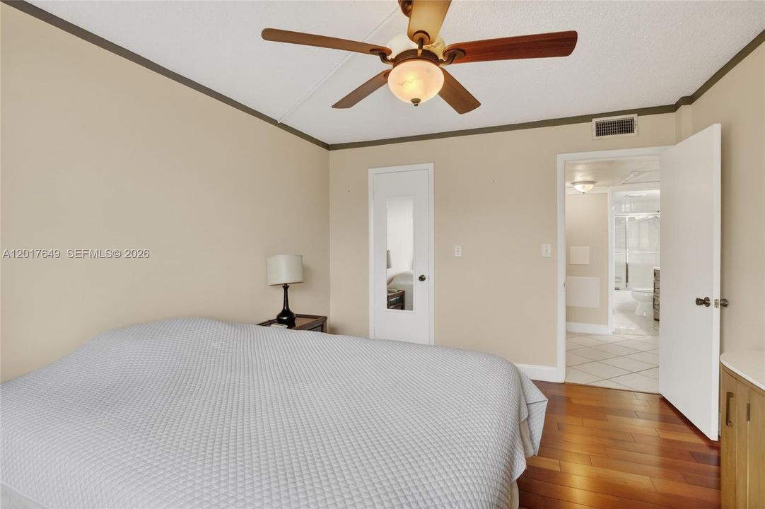 For Sale: $210,000 (2 beds, 2 baths, 1054 Square Feet)
