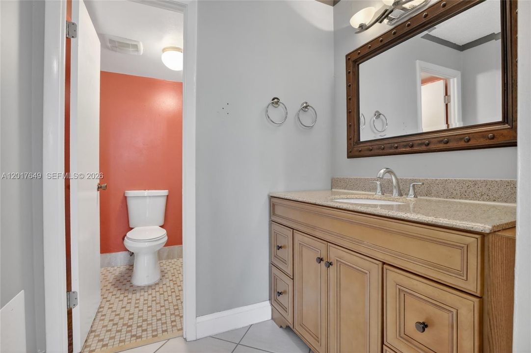 For Sale: $210,000 (2 beds, 2 baths, 1054 Square Feet)
